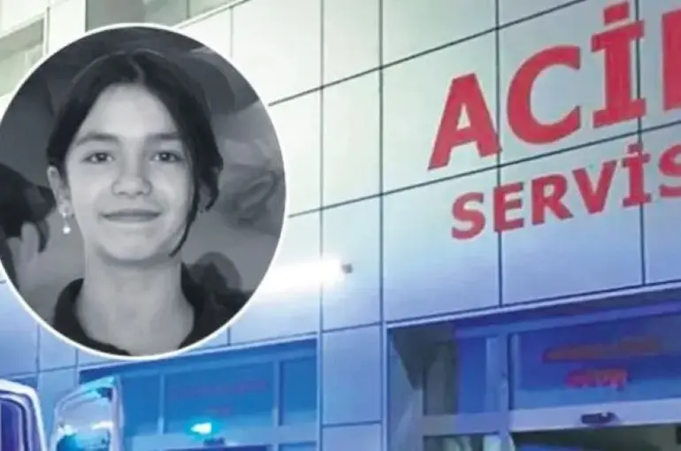 Konya'da Üzerine kapı camı düşen Zeynep hayatını kaybetti!