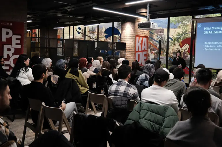 Konya'da Yapay Zekâ ve Siber Güvenlik Eğitimi Düzenlendi!