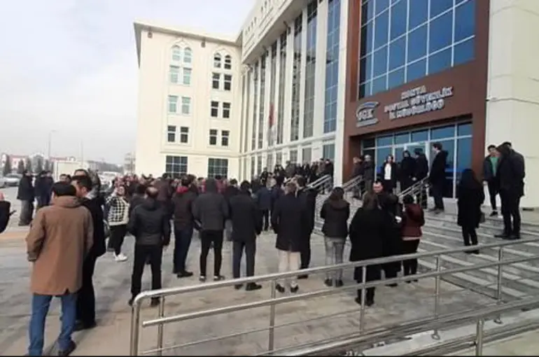 Konya'daki SSK memurları grevde