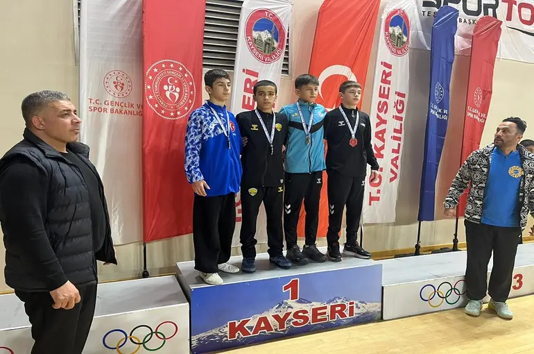 Konya’nın Gururu Güreşçilerden Büyük Başarı: 3 Şehirde 9 Madalya
