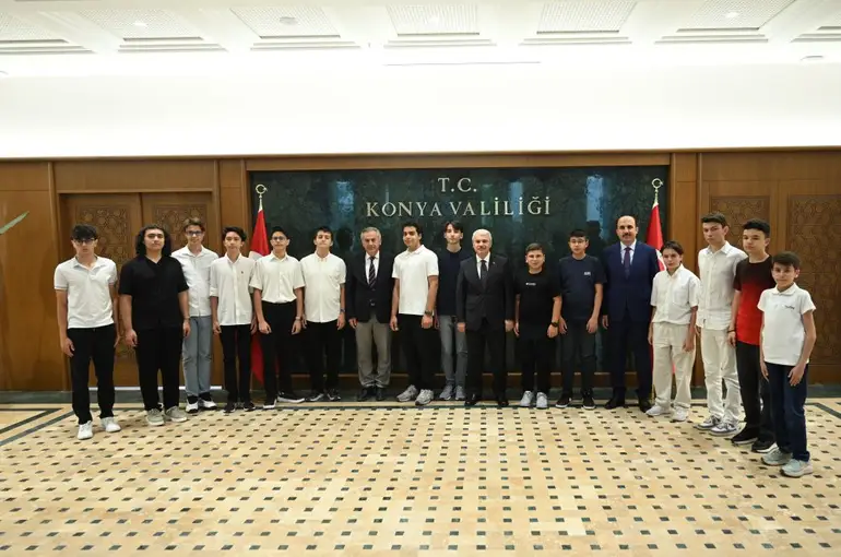 Konya'nın LGS Gururu: 17 Türkiye Birincisi Başarılarıyla Ödüllendirildi