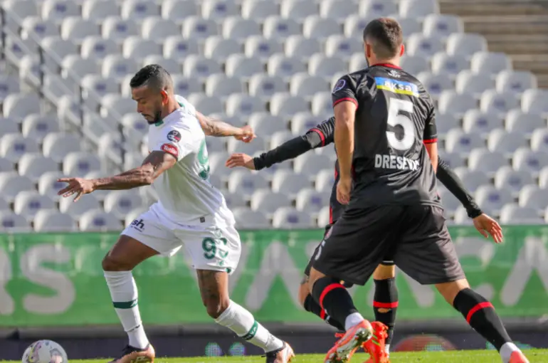 Konyaspor Deplasmanda Fatih Karagümrük ile 3-3 berabere kaldı