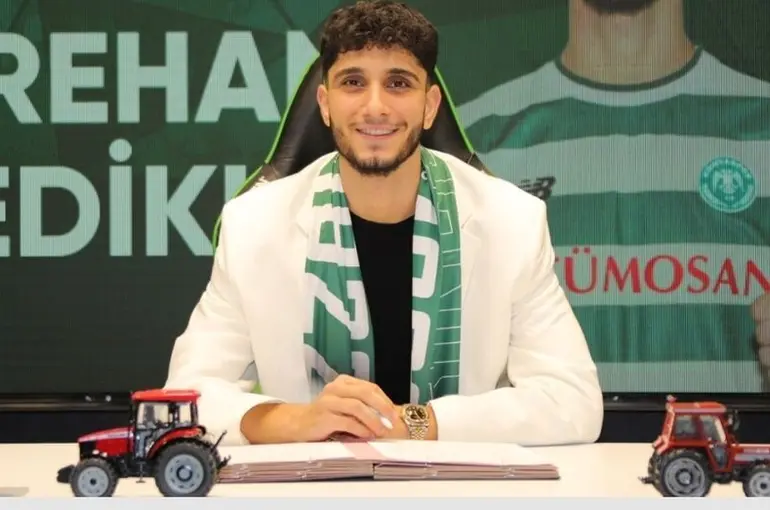 Konyaspor’da forvet Emrehan Gedikli imzayı attı