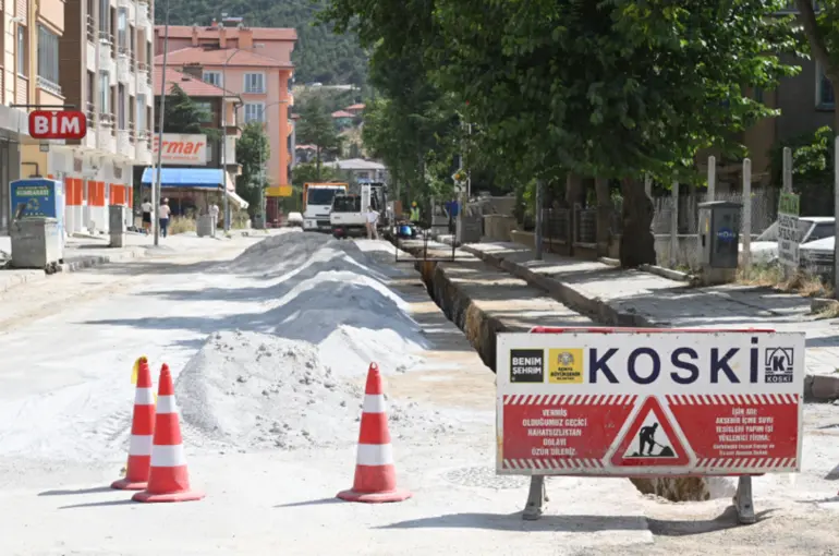 KOSKİ Akşehir'de içme suyu şebeke ıslahının yarısını tamamladı!