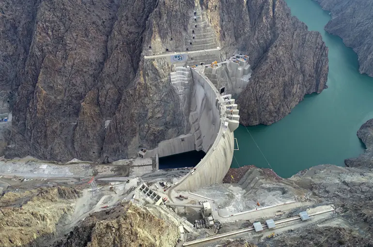 Kuraklık nedeniyle barajlar boşalırken, Yusufeli Barajı doluyor