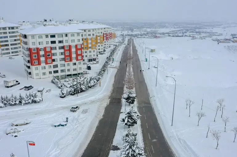 Meram Belediyesinden Buzlanma Önleyici Rötar Fıskiye İle Solüsyon Sistemi!