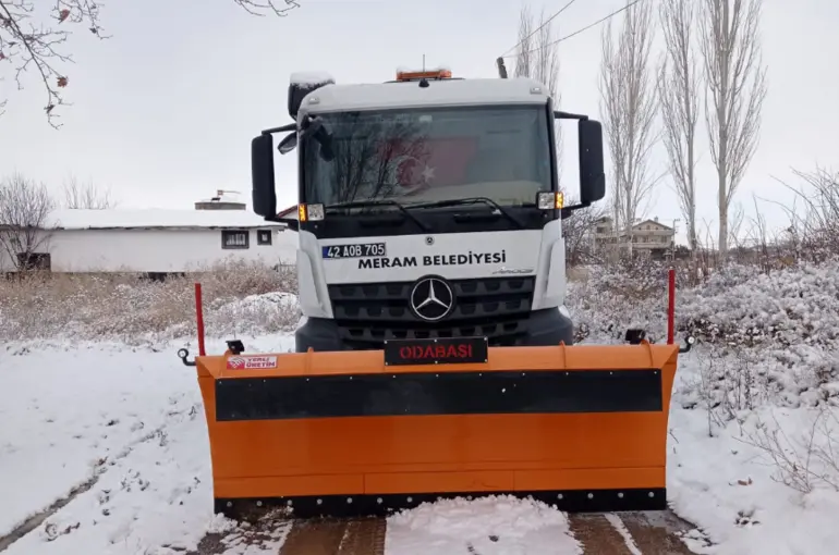 Meram’ın Merkeze Uzak Mahallelerinde Yoğun Kar Mesaisi