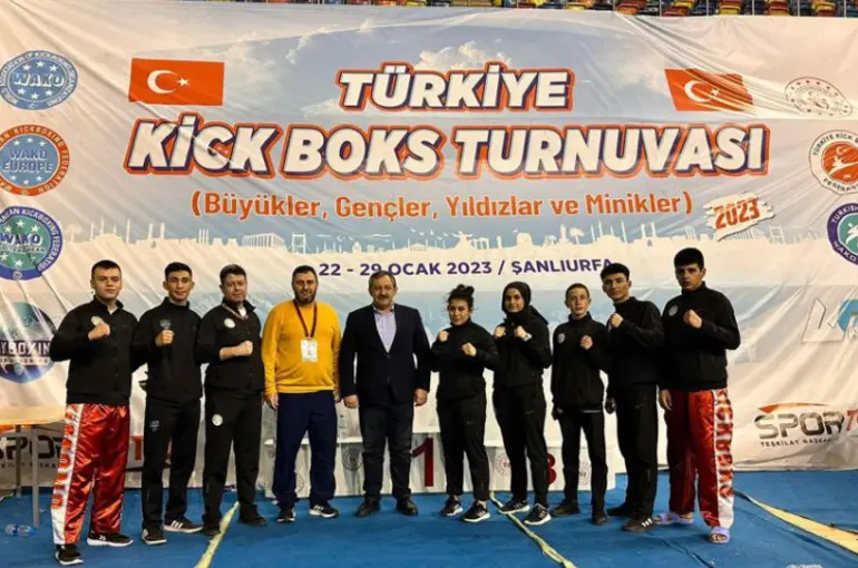 Meramlı Kıck Boksçular Türkiye Şampiyonası’ndan Dört Madalya İle Döndü