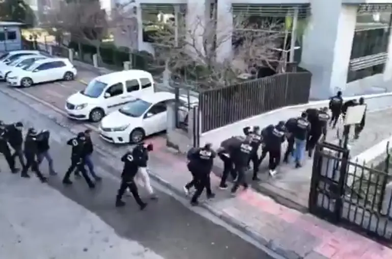 Mersin’de Lavaş Ekmeği Piyasasını Tekelleştiren Suç Örgütüne Büyük Darbe