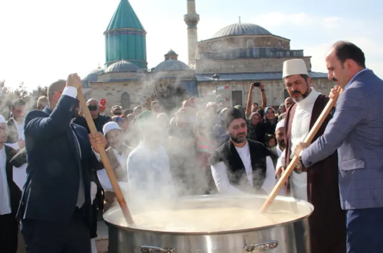 Mevlana Türbesi'nde tonlarca aşure kaynayacak