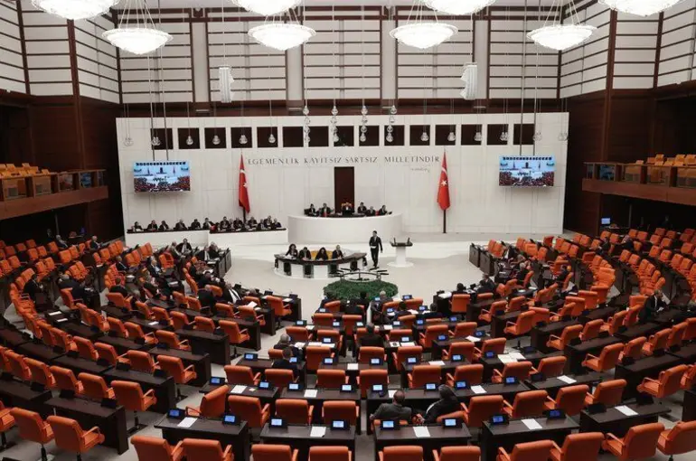 Milyonların geliri artacak! 2. torba yasa: Emekliye ek zam, Bağ-Kur prim indirimi, evlilik kredisi...