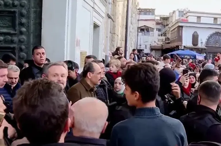 MİT Başkanı İbrahim Kalın Şam’da! Emevî Camii'nde namaz kıldı!