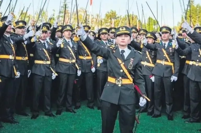 MSB'den “teğmenler” açıklaması: Disiplin dışı eylemlere müsamaha yok!