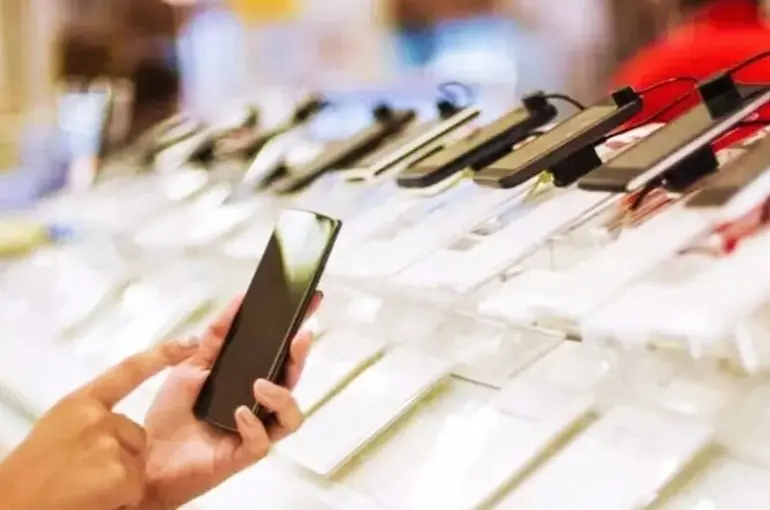 Öğrencilere vergisiz telefon kararı ne zaman çıkacak ?