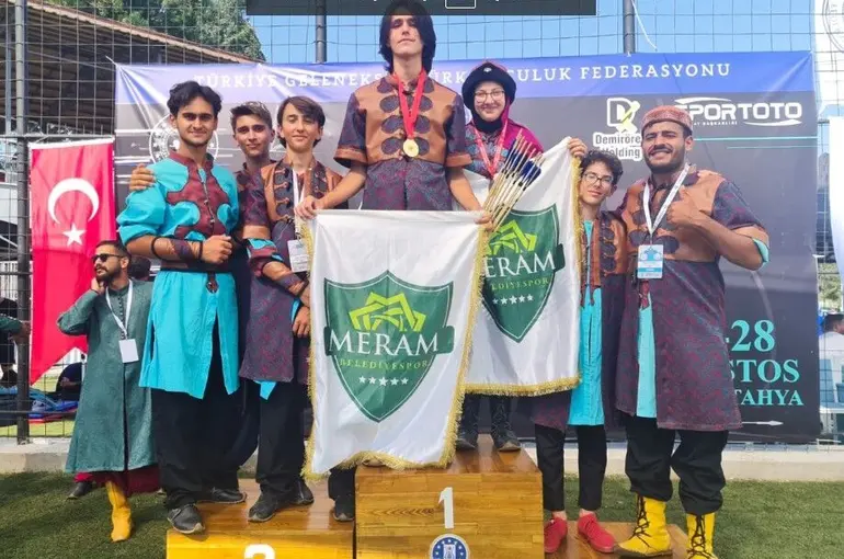 OKÇULUKTA MERAM BELEDİYESPORLU EMİRHAN’DAN TÜRKİYE REKORU