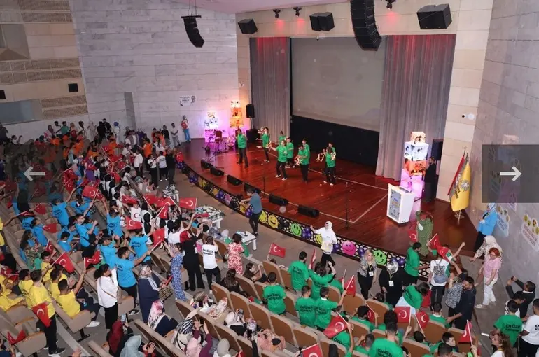 Özel Öğrencilerden “En Özel KOMEK’li” Dönem Sonu Programı