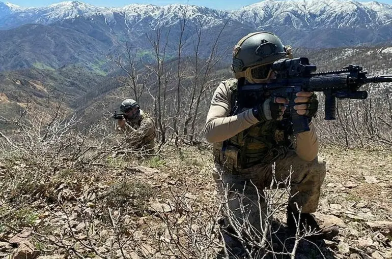 PKK'ya bir darbe daha! 4 terörist etkisiz