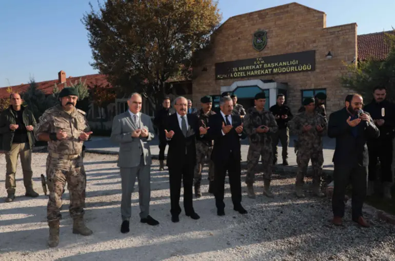 Polis Özel Harekât Timleri dualarla Konya'dan Suriye'ye uğurlandı