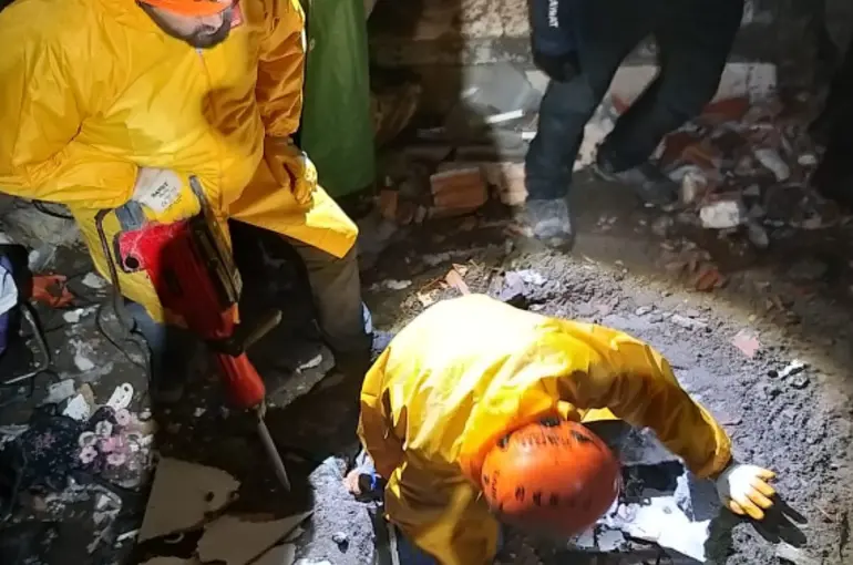 Sarıl Ekipleri Umut Olmaya Devam Ediyor