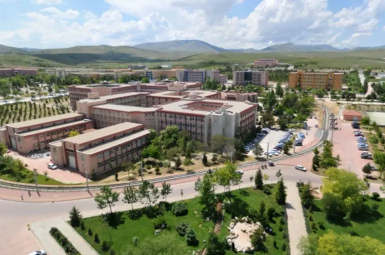 Selçuk Üniversitesinden tatil kararı