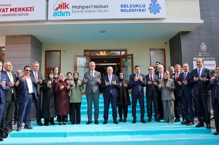 Selçuklu’da Anne ve Bebek Sağlığına Yeni Merkez: İkinci Ebe Gebe Okulu Açıldı!