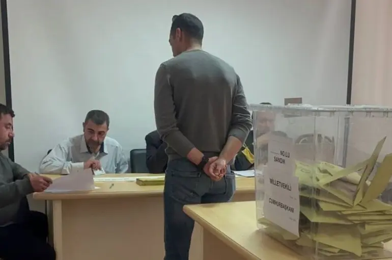 Sınır kapılarında oy verme işlemi devam ediyor