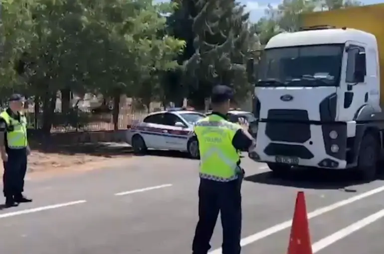 Trafik Ekipleri Bir Haftada 2️ Milyon 4️0️6️ Bin 6️5️1️ Aracı Denetledi!