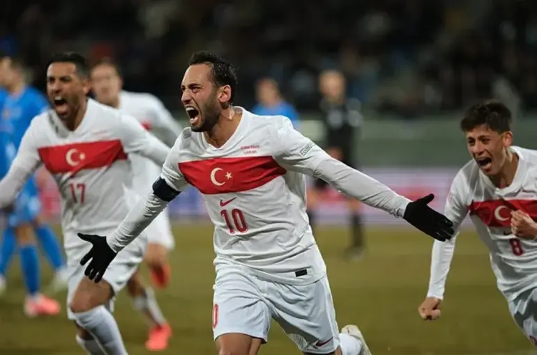 Türkiye İzlanda'yı 4 Golle Ezdi Geçti! A Milli Futbol Takımından Tarihi Galibiyet! 