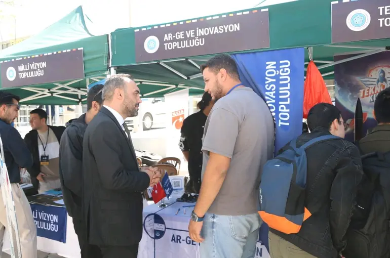 ÜNİ101FEST gençlik festivalinde Konya İŞKUR öğrencilerle buluştu