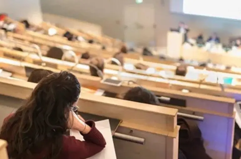 Üniversiteler yüz yüze açılıyor