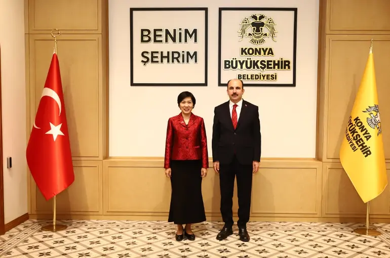 Vietnam’ın Ankara Büyükelçisi Dang, Başkan Altay’ı Ziyaret Etti